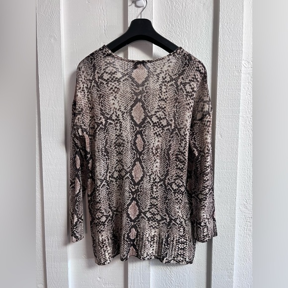 Show Me Your MuMu Hug Me Sweater - Python Print - Picture 9 of 9